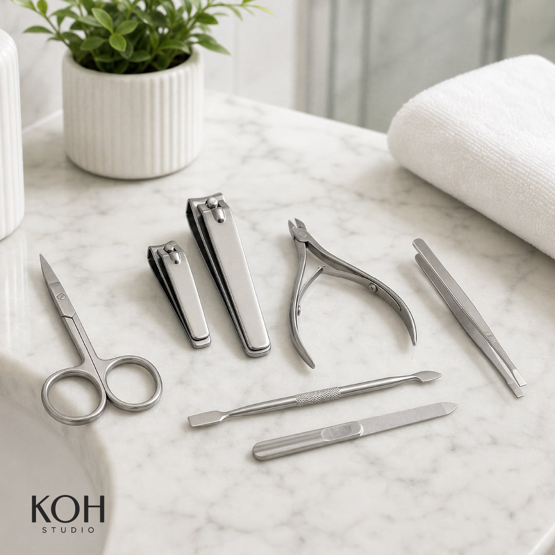 Set de Cuidado de Uñas 7 Piezas de Acero Inoxidable con Estuche Compacto KOH 1 un