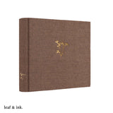 Albúm de Fotos Brown 200 Fotos 4"x 6" Leaf & Ink 1 un