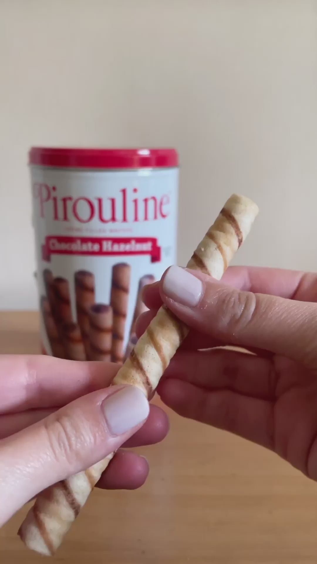Obleas Rellenas de Chocolate con Avellanas Pirouline 400 g