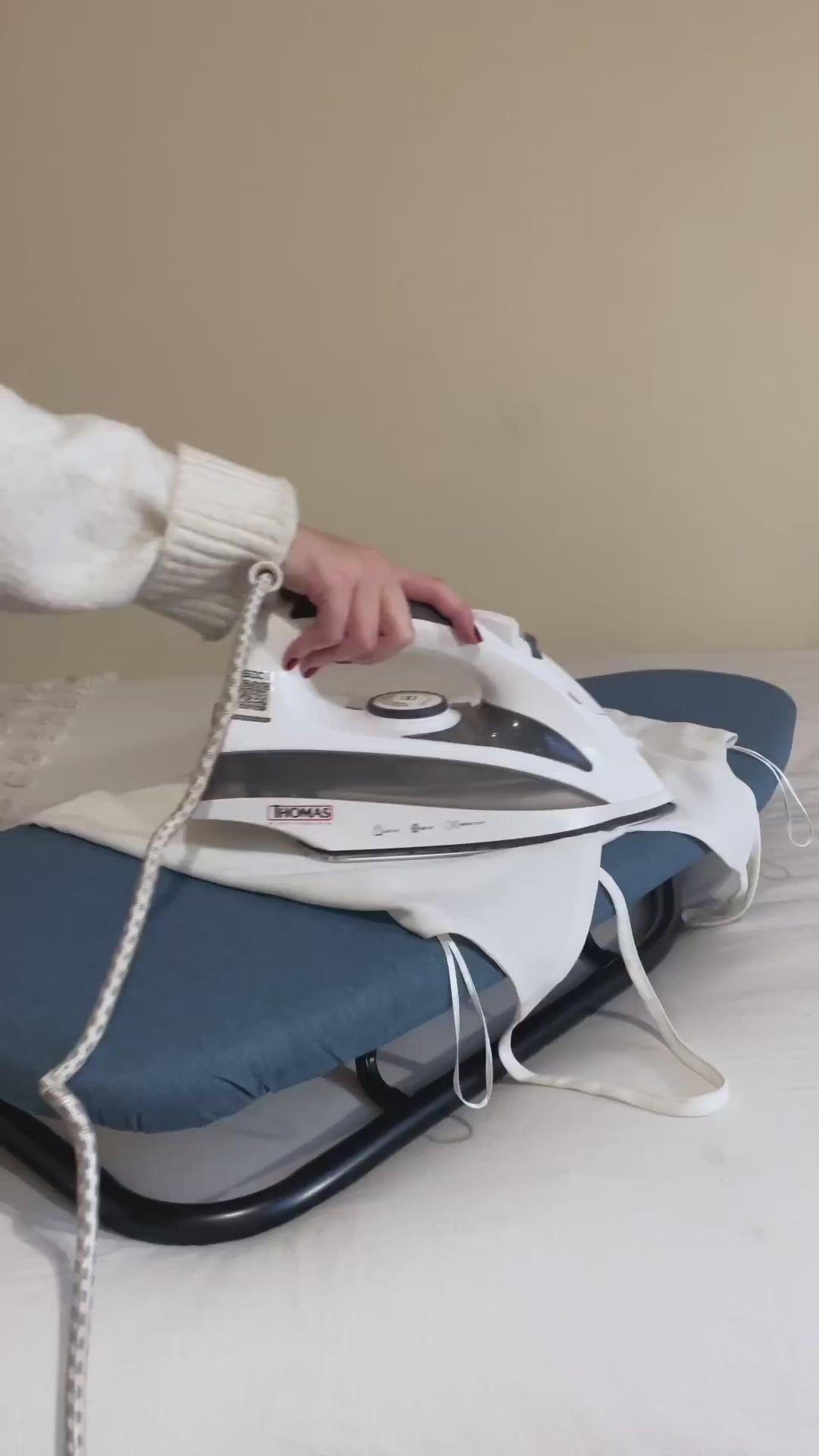 Tabla de Planchar Plegable Table-Top Home Logics 1 un