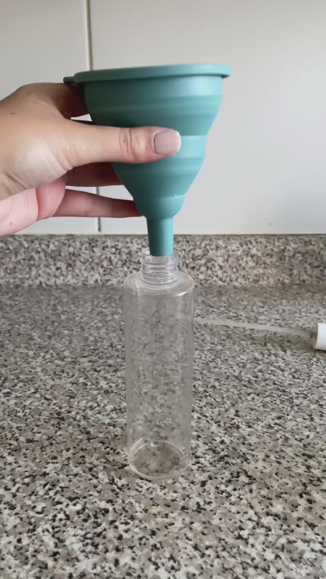 Embudo de Silicona Plegable Home Logics 1 un