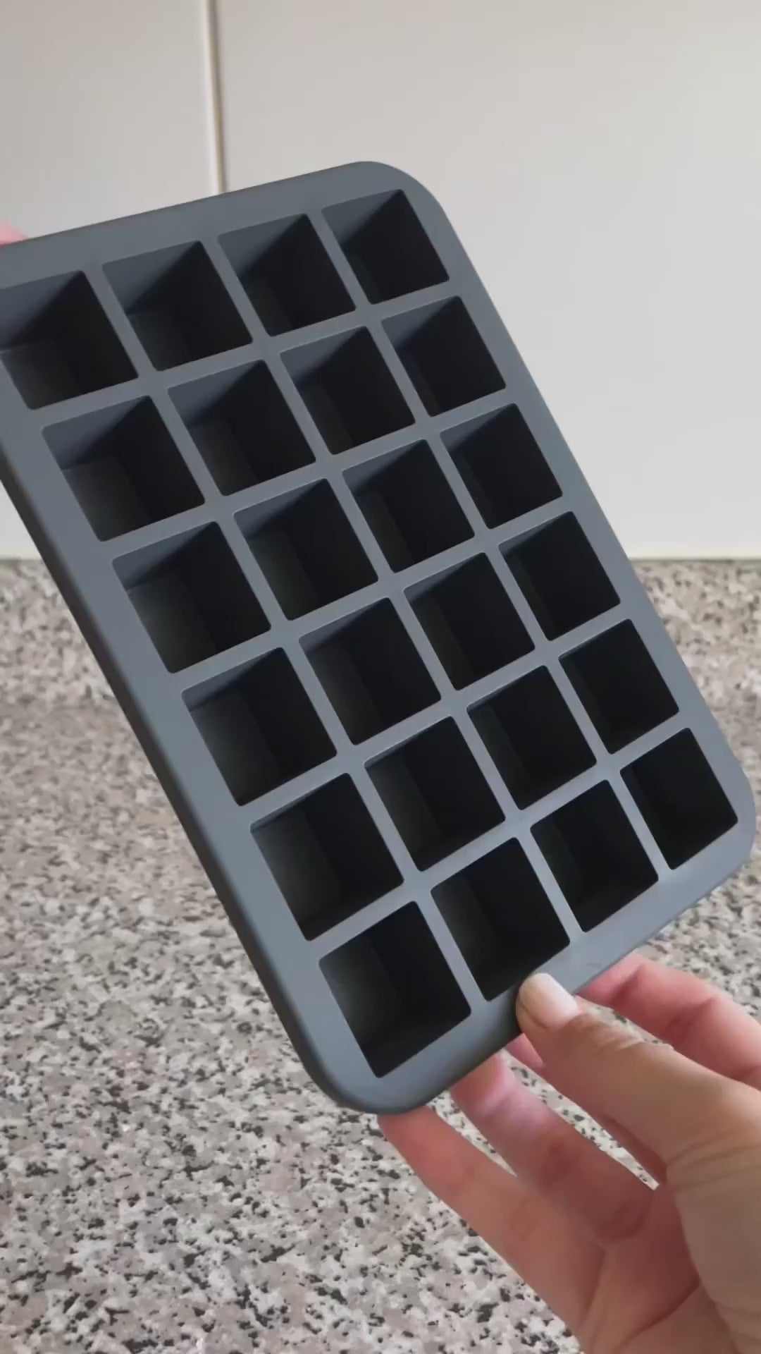 Moldes 24 cubos Hielo Silicona con Tapa Home Logics 1 un