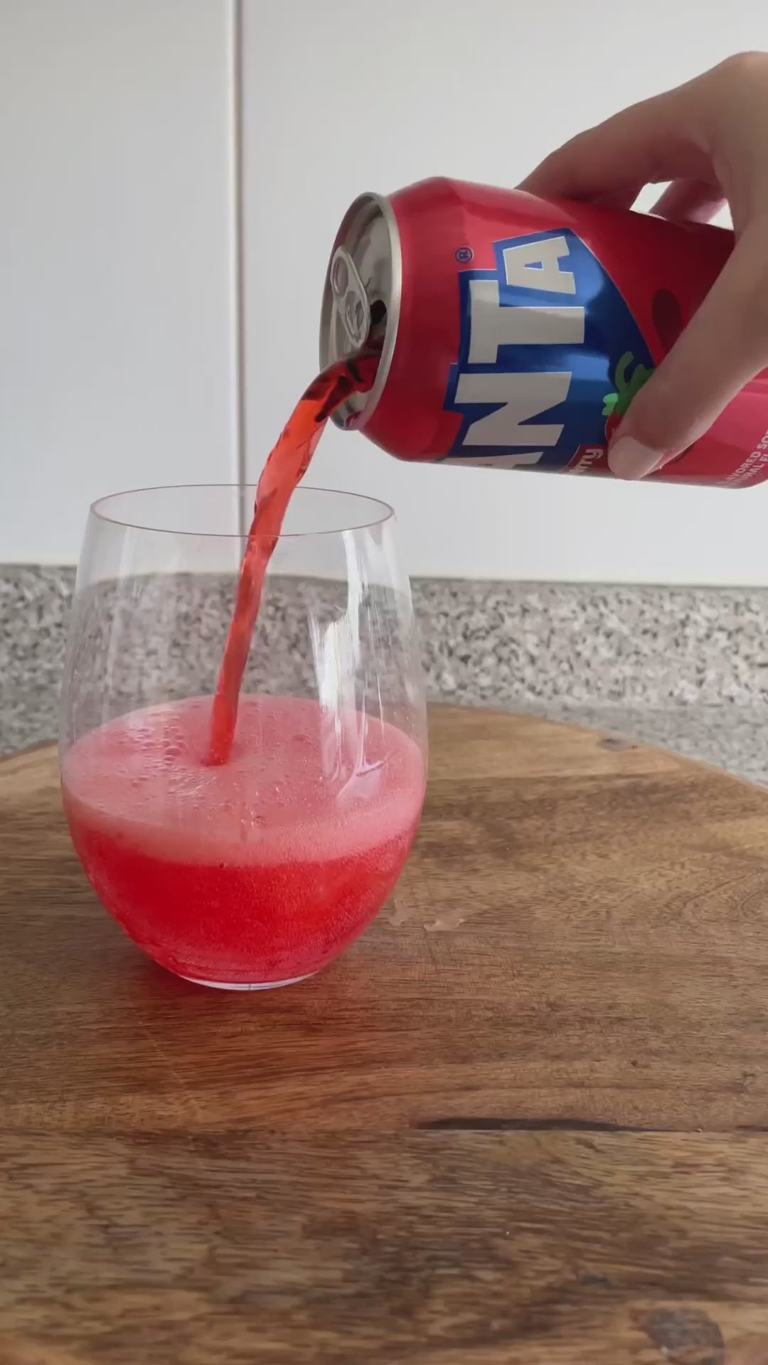 Bebidas Frutilla Lata Fanta 12 x 355 ml